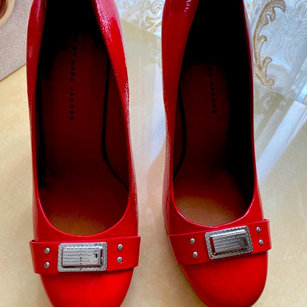 Marc by Marc Jacobs red platform pamp